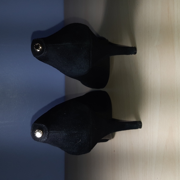 Michael Kors black suede heels size 6 1/2 - EUC - Picture 8 of 13